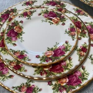 Royal Albert Old Country Rose China Collection 154 Pieces